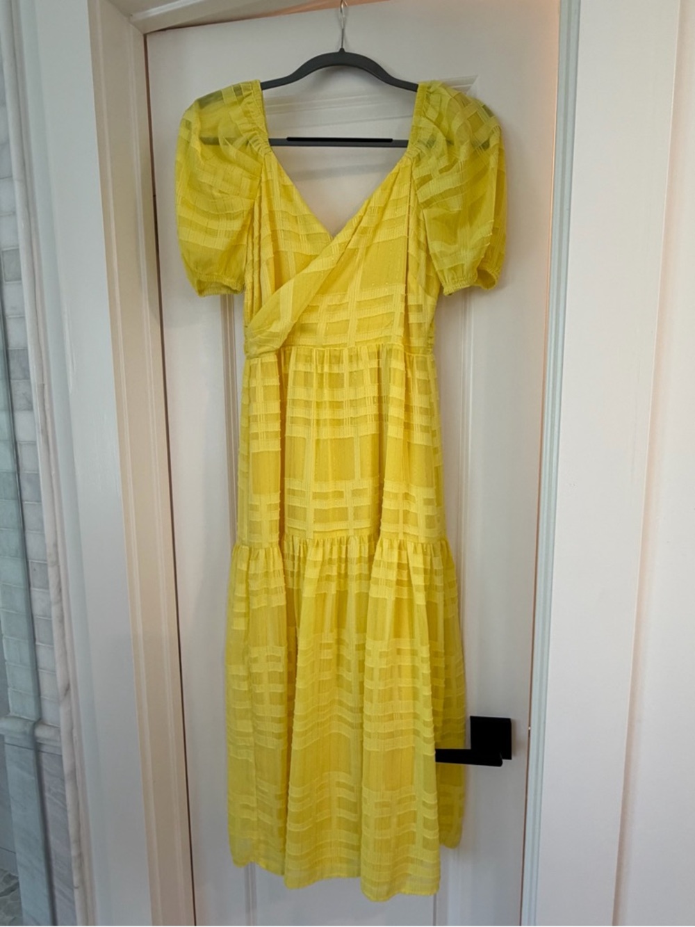 Adelyn Rae Yellow Puff-Sleeve Tiered Midi Dress